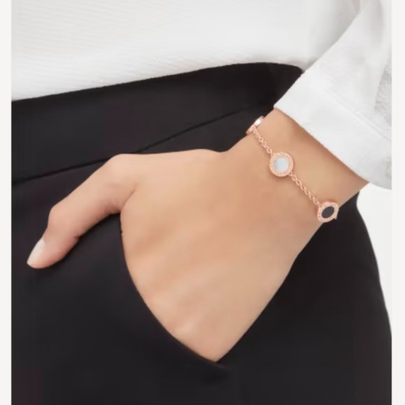 Bvlgari Bulgari 18K Rose Gold Bracelet with Mother of Pearl and Onyx elements - Picture 3 of 8